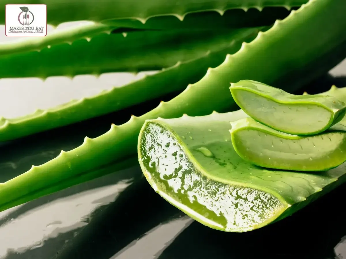 Cut Aloevera sticks.