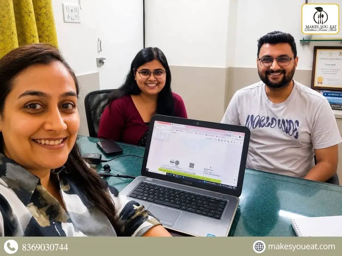 Dt. Foram Modi with her clients in Mumbai.