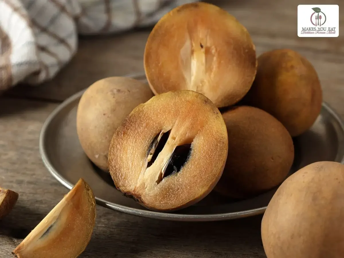 4-5 Chikoo kept in plate.