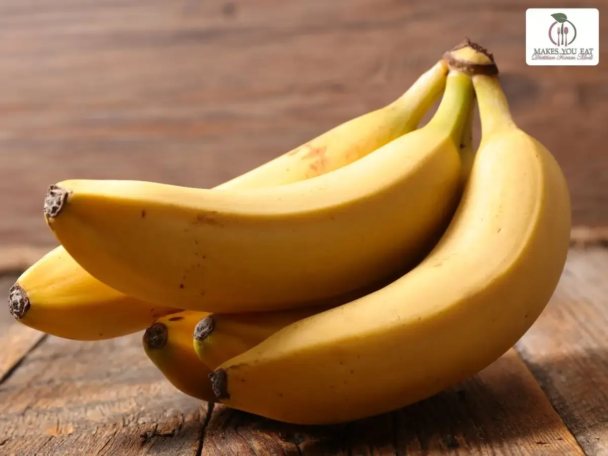 A bunch of 4 bananas.