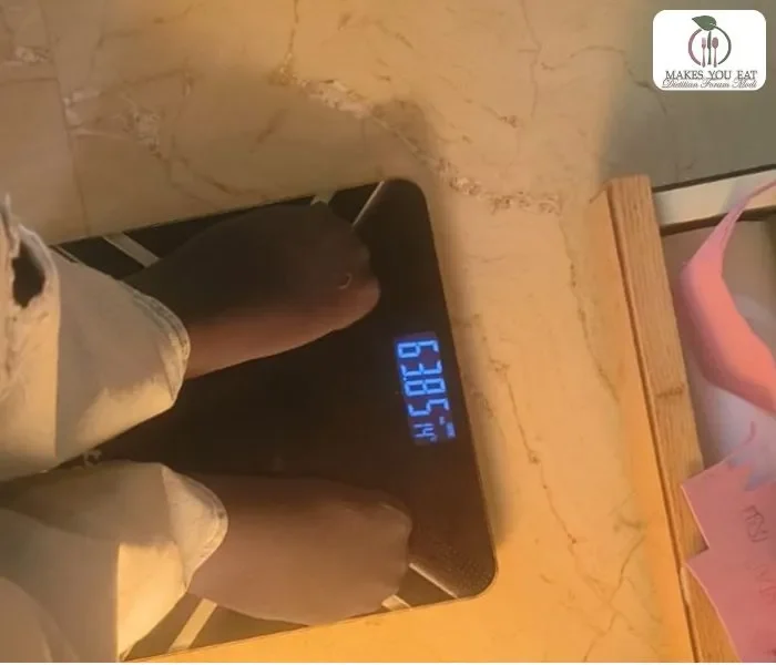Client Interim Weight – 63.8Kg shows on weighting scale Client Interim Weight - 63.8Kg shows on weighting scale