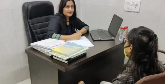 Offline In Person Dietitian Consultation in Mumbai Dietitian Foram Modi with in person consultation at her clinic in Mumbai